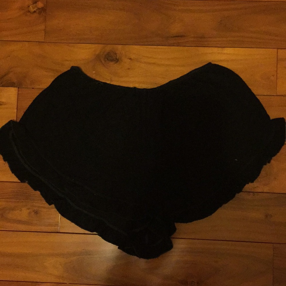 Black vodi shorts